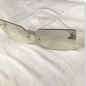 Vintage clear frameless shades